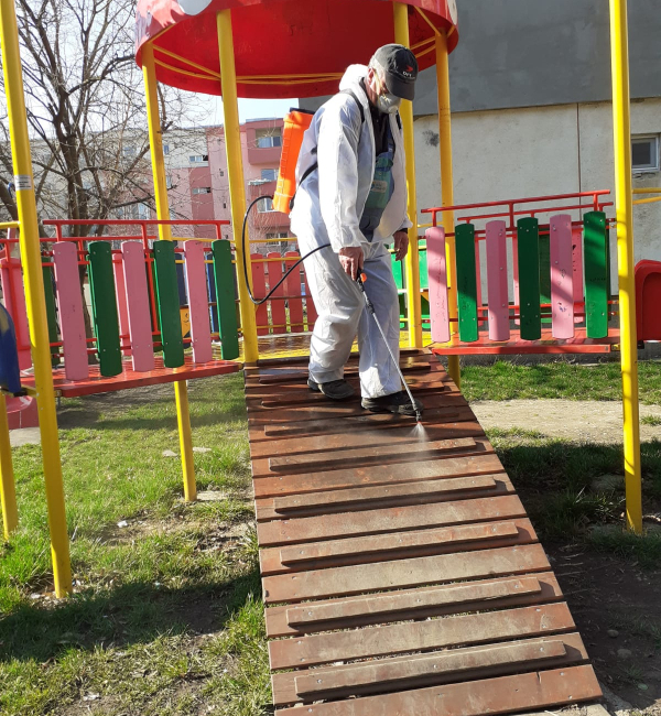 dezinfectare parc de joacă 